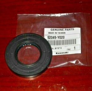 KAWASAKI BRUTE FORCE 300 REAR DIFFERENTIAL GEAR CASE OIL SEAL 92049-Y020