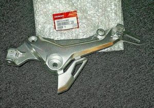 HONDA GROM 125, RIGHT SIDE FOOTPEG MOUNT,PEG,STEP HOLDER 2017-2020,50600-K26-B00