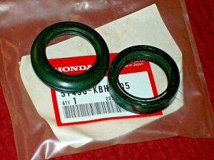 HONDA ATC250R ATC350X ATC 250R 350X FORK DUST & OIL SEAL SET 51490-KBH-305
