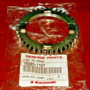 KAWASAKI VOYAGER 1200, ZR1100 OIL PUMP GEAR 16085-1157