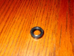 SUZUKI RMZ250,VLR1800,GLADIUS,VSTORM,BOULEVARD ENGINE CASE CLUTCH ROD OIL SEAL