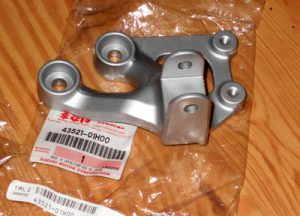 SUZUKI GSXR650,GSXR750 GSXR 650,750 LEFT FOOTPEG PEG MOUNT 43521-01H00