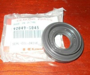 SUZUKI LT80 LTZ90, KAWASAKI KFX80 LT KFX 80 TRANSMISSION DRIVE SHAFT OIL SEAL