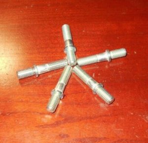 HONDA CR125 CR 125 ENGINE CYLINDER HEAD STUD 1990-2007, 90011-KZ4-700 X5