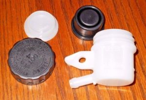 YAMAHA RAPTOR 125,250, YFZ450 YFZ REAR BRAKE FLUID RESERVOIR CUP ASSEMBLY