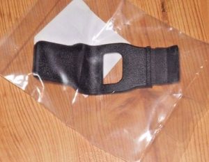 KAWASAKI BRUTE FORCE 300 FRONT FENDER STORAGE COVER RUBBER STRAP, 92072-Y006