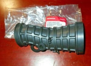 HONDA TRX680 RINCON 680 AIR BOX TO CARBURETOR RUBBER BOOT DUCT,17253-HN8-A60