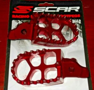 SUZUKI RMZ250 RMZ450 RED ALUMINUM SCAR WIDE FOOTPEGS FOOT PEGS 4512R, ZZZ