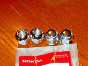 4 HONDA WHEEL STUD CHROME NUT TRX 250 RECON,FOREMAN 400,450,FOURTRAX 300,RANCHER