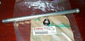 YAMAHA YFZ 450X, 450R YFZ450R YFZ450X SWINGARM REAR ARM PIVOT BOLT & LOCK NUT
