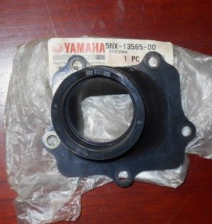 YAMAHA YZ250 YZ 250 ENGINE REED CAGE RUBBER INTAKE BOOT,CARBURETOR JOINT 02-23
