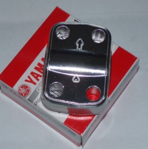 YAMAHA FORK AXLE CAP, RETAINER IT175, IT250, IT465, YZ125, YZ250, XT600, TTR250