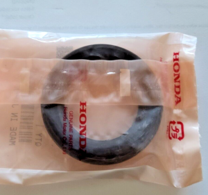 HONDA ATC TRX 250R, CR250, CR450, CR480, CR500 ENGINE CRANKSHAFT CRANK OIL SEAL