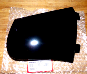 HONDA TRX 650 680 RINCON BLACK PLASTIC STORAGE COMPARTMENT COVER, PIN, WASHER