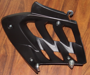 YAMAHA RAPTOR 700 RIGHT SIDE FOOT GUARD, HEEL WELL, FLAP 13-23, 1PE-F1691-00-00