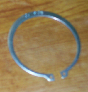 HONDA TRX450R,TRX 450R,450ER, TRX400EX 400EX AXLE CARRIER SNAP RING BRAKE CLIP 90665-964-000