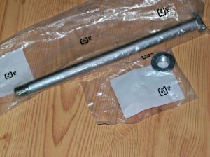 HONDA CRF150R CRF150RB CRF150 REAR ARM SWINGARM PIVOT BOLT & NUT 07-26