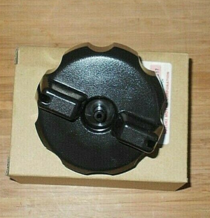 SUZUKI LT250 250 QUAD RUNNER,LT500 500 QUAD MASTER GAS FUEL TANK CAP 44200-20B00