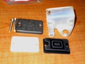 ATC 200X, 250R, 350X,TRX 250X, 300EX,300X REAR BRAKE OIL RESERVOIR CUP ASSEMBLY