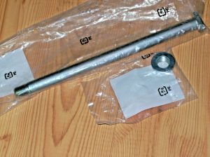 HONDA CR125 CR250 CRF250R CRF450R CRF250 CRF450 SWINGARM PIVOT BOLT & NUT