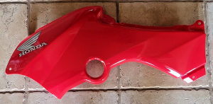 HONDA RECON 250 TE, TM RED LEFT BODY SIDE PANEL, SILVER STICKER 83650-HS0-A20ZB
