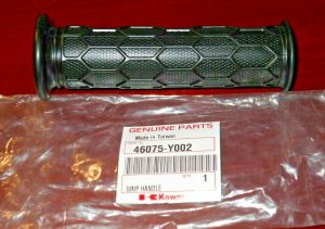 KAWASAKI KFX50,KFX90 50,90 OEM ORIGINAL BLACK HANDGRIP, HAND GRIP 46075-Y002