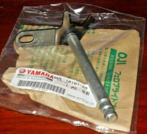 YAMAHA YZ250F YZF250 YZF 250 WR250F ENGINE GEAR SHIFT SHAFT SPINDLE, CAM FORK
