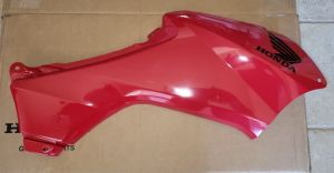 HONDA RECON 250 TE, TM RIGHT BODY SIDE PANEL, RED TANK COVER 83550-HS0-AQ0ZC