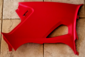 YAMAHA GRIZZLY KODIAK 700 RIGHT SIDE BODY PANEL, GAS TANK COVER RED B16-F1721-11