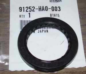 HONDA REAR DIFFERENTIAL LEFT SIDE AXLE OIL SEAL, ATC 250SX,250ES BIG RED, TRX250