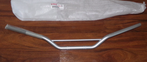 YAMAHA TW200, TW 200 SILVER OEM HANDLEBARS 5LB-26111-00