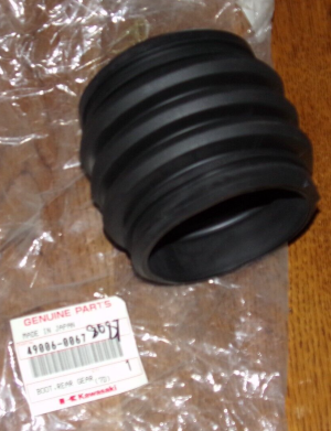 KAWASAKI CONCOURS 1400 REAR DIFFERENTIAL DRIVE SHAFT FLEX BOOT 49006-0067