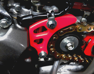 SUZUKI RMZ250 RMZ 250 RED ENGINE CHAIN GUARD, CASE SAVER TM DESIGN 07-18