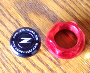 ATC 250R, 350X ATC350X ATC250R TOP STEERING STEM BRIDGE TRIPLE TREE NUT & PLUG