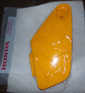 HONDA TRX 350 RANCHER YELLOW TOOLBOX, FRONT FENDER STORAGE COVER 83670-HN5-M40ZC