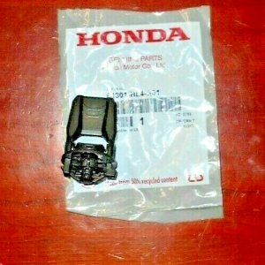 HONDA PIONEER 1000, TALON FRONT FENDER HOOD PLASTIC FLIP LATCH 61301-HL4-A01