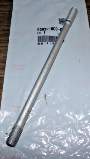 HONDA TRX 250X, 300EX, 300X, LEFT SIDE ENGINE CYLINDER HEAD CASE BASE STUD