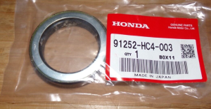 HONDA REAR DIFFERENTIAL GEAR CASEDRIVE SHAFT DUST SEAL TRX300 2X4, 4X4