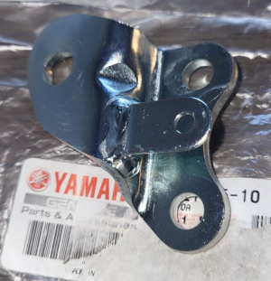 YAMAHA LEFT SIDE FRONT ENGINE, MOTOR MOUNT REMOVABLE PLATE 2GU-21315-10, 87-12