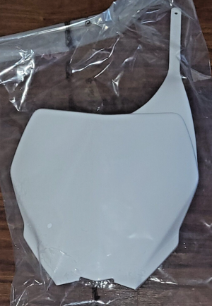 YAMAHA YZ125, YZ250, YZ400F, YZ426F, YZ250F, YZ450F WHITE FRONT NUMBER PLATE