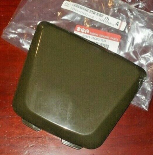 SUZUKI KING QUAD GREEN FENDER STORAGE COMPARTMENT BOX COVER CAP 53341-31G06-YLG
