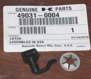 KAWASAKI BRUTE FORCE 750 FRONT FENDER STORAGE COMPARTMENT BOX COVER CAP LATCH