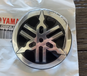 YAMAHA GRIZZLY 700 FRONT GRILLE TUNING FORK EMBLEM, BADGE 2UD-F175B-00-00