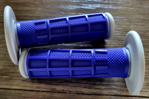 YAMAHA BLUE HANDGRIPS, GRIPS, WR426F, TTR125, TTR230, TTR250, TW200, XT600, TTR