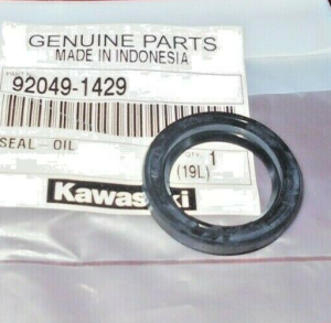 KAWASAKI KLX110, BRITZ, FURY ENGINE OUTPUT (SPROCKET) SHAFT OIL SEAL 92049-1429