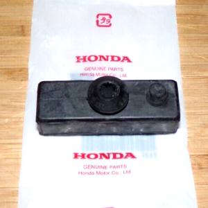 HONDA ATC250R, TRX250R ATC TRX 250R REAR FENDER SEAT RUBBER CUSHION, SETTING, 50815-HA2-670