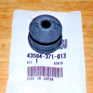 HONDA REAR BRAKE MASTER CYLINDER DUST BOOT,ATC200X,ATC350X,ATC250R,CB750F,GL1000