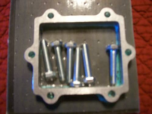 SUZUKI RMX250 88-99, RM250 89-93 ENGINE CARBURETOR REED TORQUE SPACER