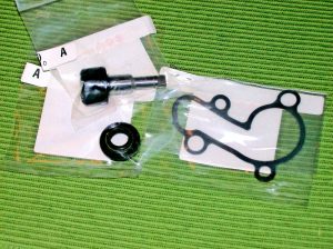 SUZUKI RM80,RM85 RM 80 85 RM85L WATER PUMP SHAFT IMPELLER, OIL SEAL, GASKET KIT