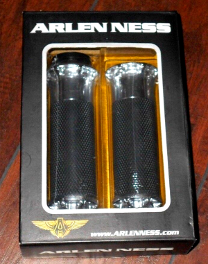 HARLEY DAVIDSON, ARLEN NESS MOTORCYCLE 1" HAND GRIPS & THROTTLE TUBE 07-328,  Z